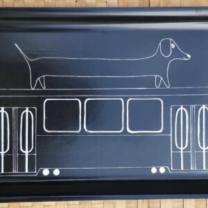 Unelma & Ratikka-tarjotin mustavalkoinen